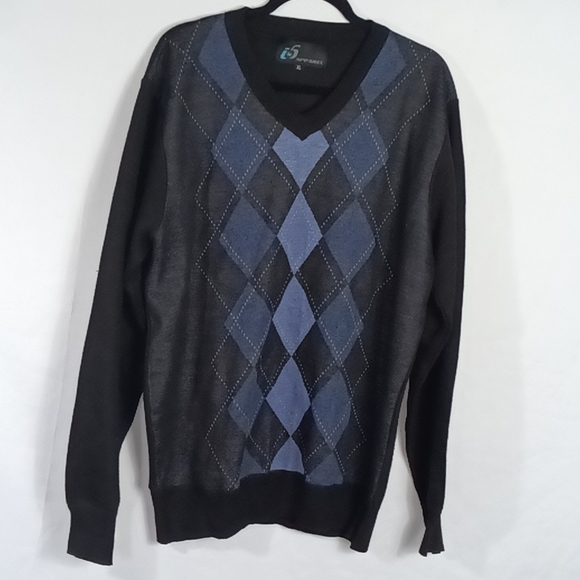 apparel Other - Men's sweater size xl